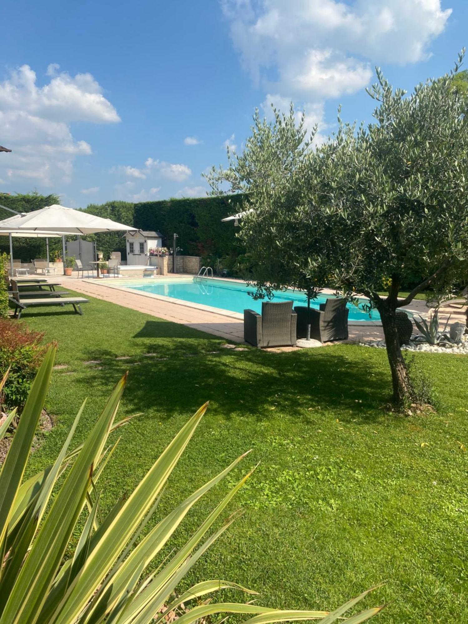 Residence Ca Di Capri Бусоленго Екстериор снимка