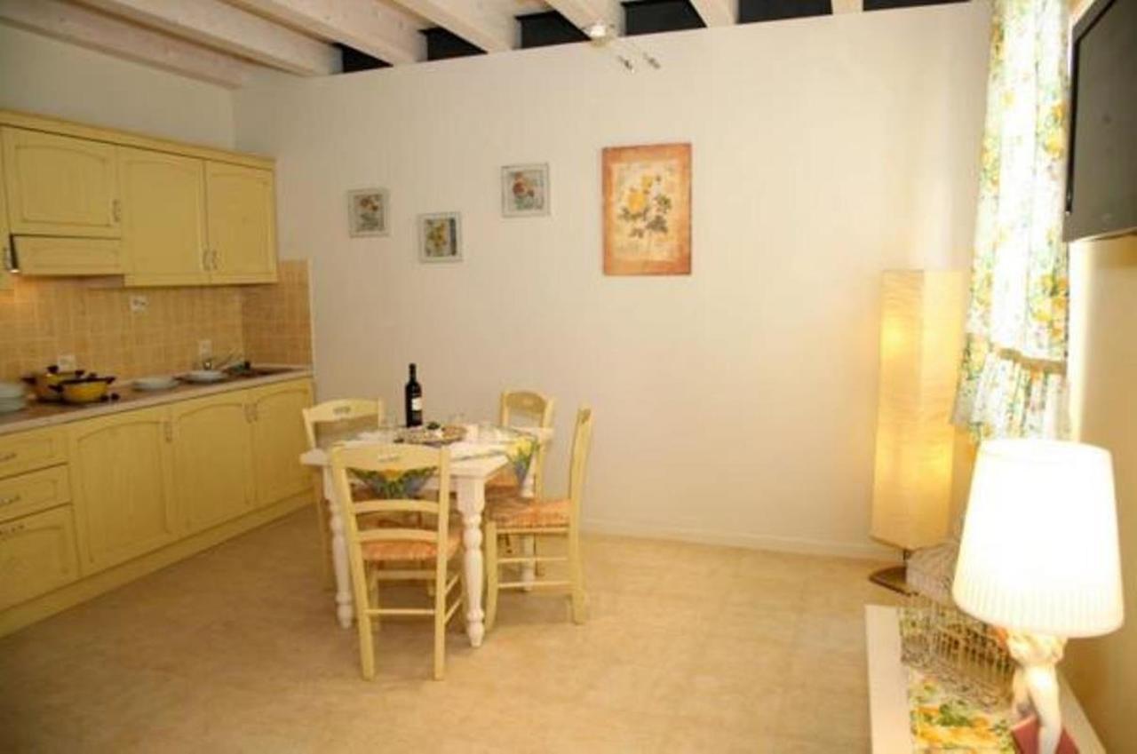 Residence Ca Di Capri Бусоленго Екстериор снимка