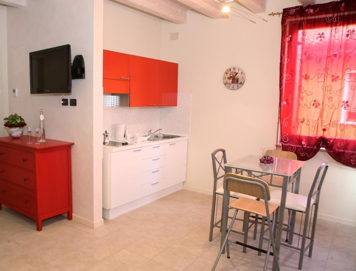 Residence Ca Di Capri Бусоленго Стая снимка
